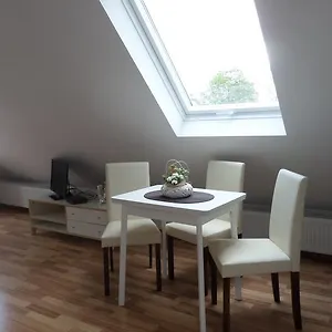 Apartment Flughafenapartement Sky View, Düsseldorf